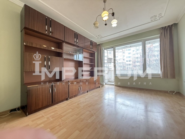 Дава се под наем Тристаен апартамент в Варна, Левски - 70 кв.м за 348.84 € - Снимка #1
