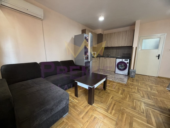 Дава се под наем Двустаен апартамент в Варна, Левски - 60 кв.м за 398.82 € - Снимка #1