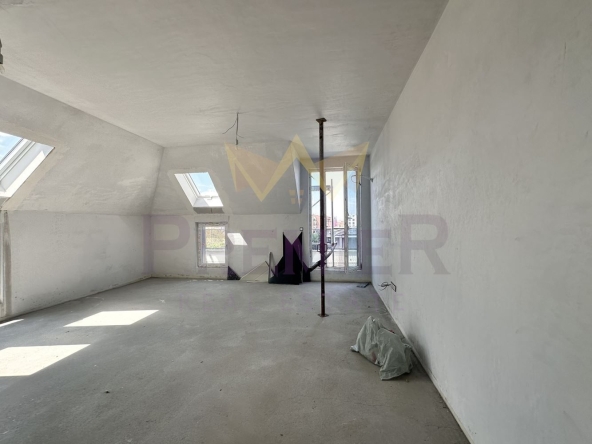 Тристаен апартамент в Пловдив, Остромила - 124 кв.м за 626 €/кв.м - Снимка #1