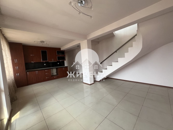 Четиристаен апартамент в Варна, Бизнес хотел - 145 кв.м за 1276 €/кв.м - Снимка #1