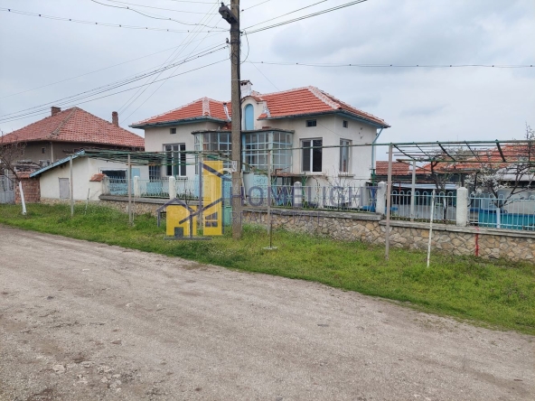 Къща в с. Телиш, Област Плевен - 75 кв.м за 238 €/кв.м - Снимка #1