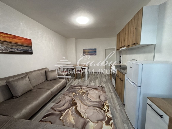 Дава се под наем Двустаен апартамент в Шумен, Център - 58 кв.м за 348.84 € - Снимка #1