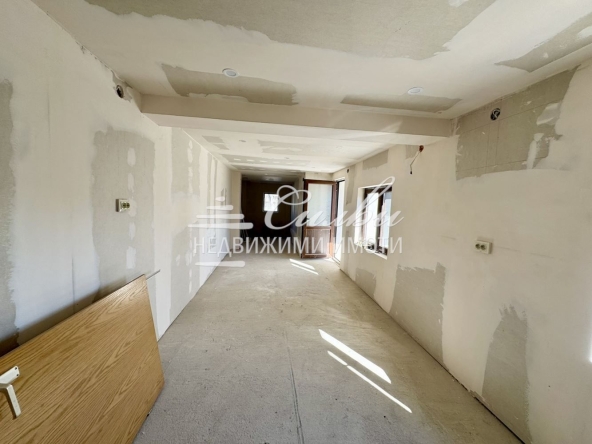 Къща в Плиска - 100 кв.м за 587 €/кв.м - Снимка #1