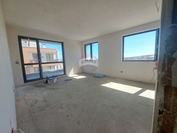 Двустаен апартамент в Варна, м-т Траката - 76 кв.м за 1435 €/кв.м - Снимка #1