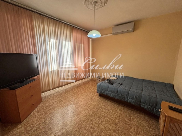 Тристаен апартамент в Шумен, Томбул джамия - 76 кв.м за 973 €/кв.м - Снимка #1