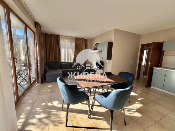 Дава се под наем Двустаен апартамент в к.к. Св.Св. Константин и Елена - 65 кв.м за 797.64 € - Снимка #1