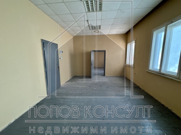 Дава се под наем Промишлена сграда в Пловдив, Кючук Париж - 50 кв.м за 248.88 € - Снимка #1