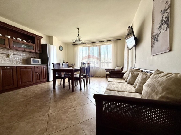 Тристаен апартамент в Балчик - 98 кв.м за 807 €/кв.м - Снимка #1