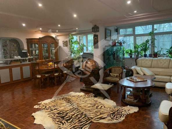 Многостаен апартамент в София, Лозенец - 168 кв.м за 3155 €/кв.м - Снимка #1