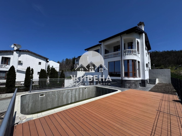 Къща в с. Оброчище, Област Добрич - 300 кв.м за 808 €/кв.м - Снимка #1