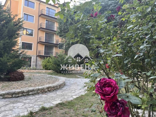 Тристаен апартамент в к.к. Св.Св. Константин и Елена - 96 кв.м за 1435 €/кв.м - Снимка #1