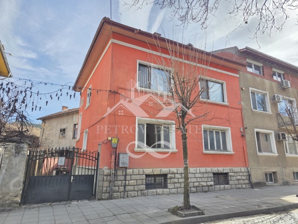 Етаж от къща в Велинград - 65 кв.м за 432 €/кв.м - Снимка #1