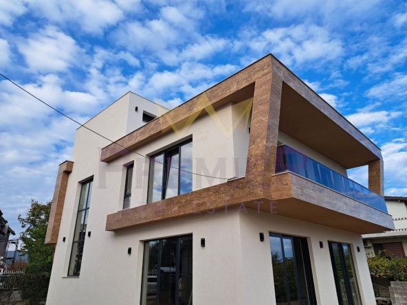 Къща в Варна, м-т Евксиноград - 350 кв.м за 816 €/кв.м - Снимка #1