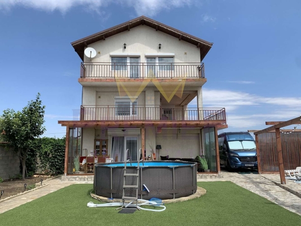 Къща в с. Божурец, Област Добрич - 234 кв.м за 501 €/кв.м - Снимка #1