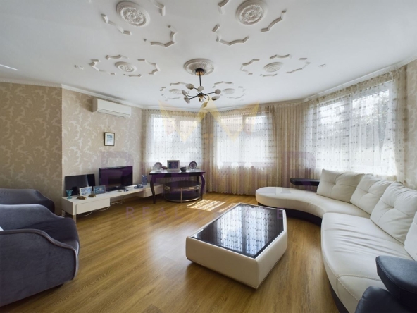 Къща в с. Осеново, Област Варна - 234 кв.м за 687 €/кв.м - Снимка #1