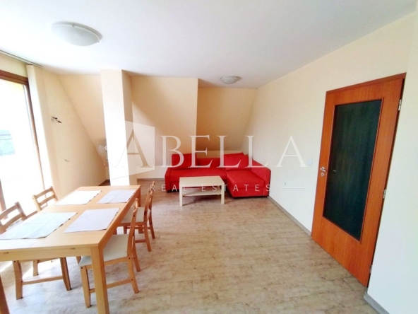 Дава се под наем Тристаен апартамент в София, Бъкстон - 98 кв.м за 648.21 € - Снимка #1