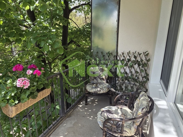 Дава се под наем Тристаен апартамент в София, Изток - 100 кв.м за 997.05 € - Снимка #1