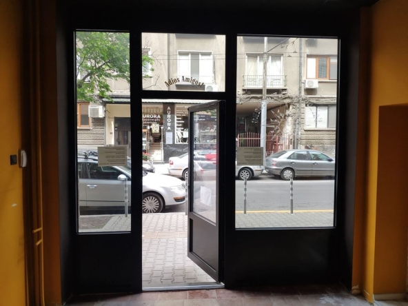 Дава се под наем Магазин в София, Център - 30 кв.м за 997.05 € - Снимка #1