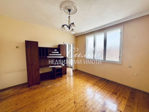 Многостаен апартамент в Шумен, Математическа гимназия - 110 кв.м за 719 €/кв.м - Снимка #1