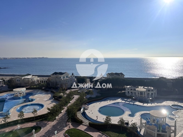 Тристаен апартамент в Поморие - 88 кв.м за 696 €/кв.м - Снимка #1