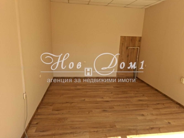 Дава се под наем Магазин в Варна, Център - 18 кв.м за 298.86 € - Снимка #1