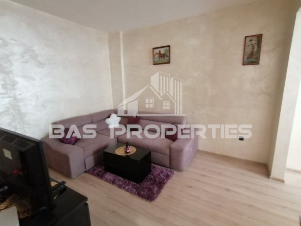 Дава се под наем Тристаен апартамент в София, Център - 100 кв.м за 897.6 € - Снимка #1