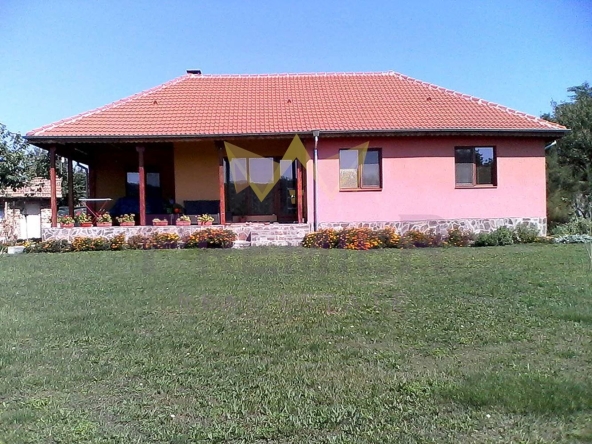 Къща в с. Долина, Област Добрич - 170 кв.м за 312 €/кв.м - Снимка #1