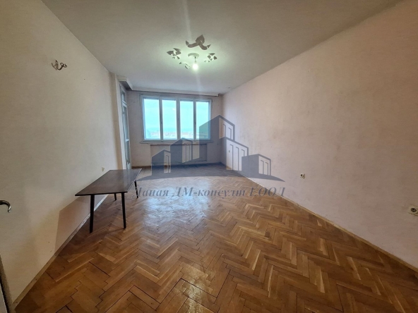 Тристаен апартамент в Шумен, Болницата - 100 кв.м за 915 €/кв.м - Снимка #1