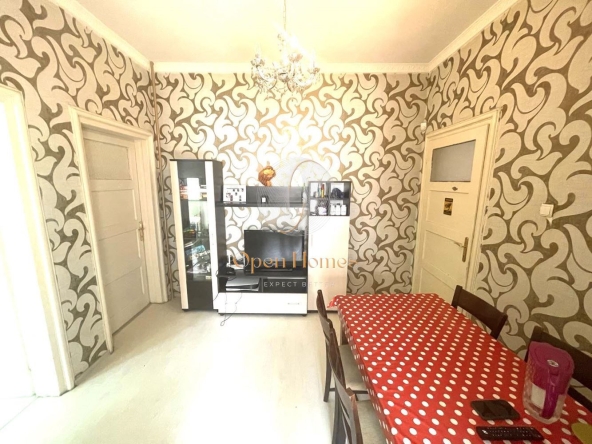 Тристаен апартамент в София, Център - 82 кв.м за 3048 €/кв.м - Снимка #1
