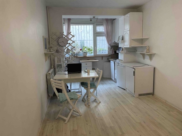 Тристаен апартамент в София, Света Троица - 57 кв.м за 2667 €/кв.м - Снимка #1