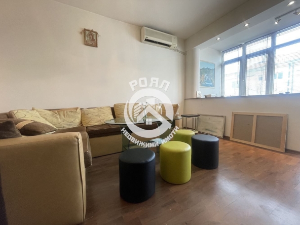 Тристаен апартамент в Пловдив, Прослав - 185 кв.м за 838 €/кв.м - Снимка #1