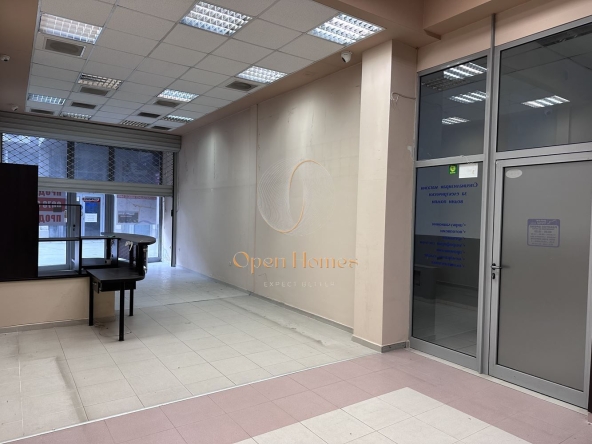 Магазин в Пловдив, Гагарин - 120 кв.м за 900 €/кв.м - Снимка #1