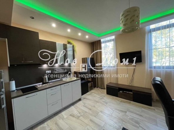 Дава се под наем Тристаен апартамент в Варна, Център - 74 кв.м за 1020 € - Снимка #1