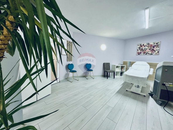 Заведение в Балчик - 386 кв.м за 591 €/кв.м - Снимка #1