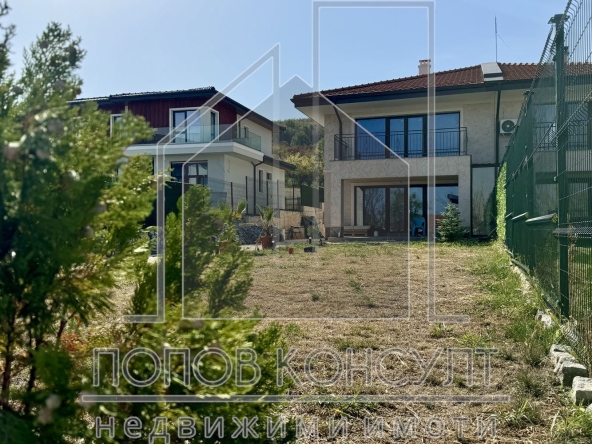 Къща в с. Марково, Област Пловдив - 192 кв.м за 1209 €/кв.м - Снимка #1