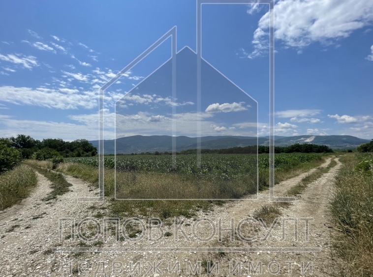 Парцел в Пловдив, Индустриална зона - Юг - 8099 кв.м за 30 €/кв.м - Снимка #1