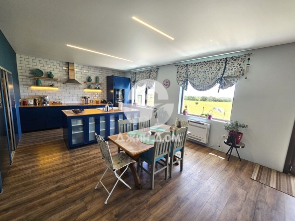 Къща в с. Каменар, Област Бургас - 249 кв.м за 1125 €/кв.м - Снимка #1