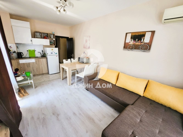 Двустаен апартамент в Приморско - 77 кв.м за 1000 €/кв.м - Снимка #1