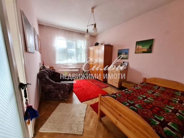 Четиристаен апартамент в Шумен, Център - 100 кв.м за 1500 €/кв.м - Снимка #1