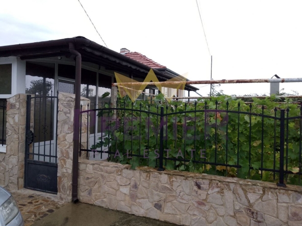 Къща в с. Бенковски, Област Варна - 150 кв.м за 1600 €/кв.м - Снимка #1