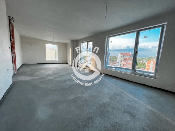 Тристаен апартамент в Пловдив, Кючук Париж - 281 кв.м за 819 €/кв.м - Снимка #1