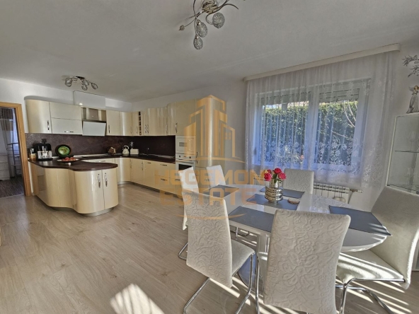 Къща в с. Соколово, Област Добрич - 128 кв.м за 1993 €/кв.м - Снимка #1