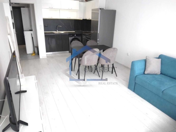 Дава се под наем Двустаен апартамент в Варна, Колхозен пазар - 72 кв.м за 507.45 € - Снимка #1