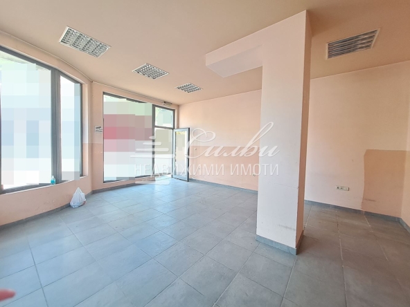 Магазин в Шумен, Куршум чешма - 40 кв.м за 1274 €/кв.м - Снимка #1