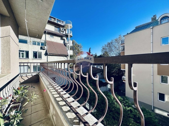 Тристаен апартамент в Варна, Бриз - 108 кв.м за 1843 €/кв.м - Снимка #1