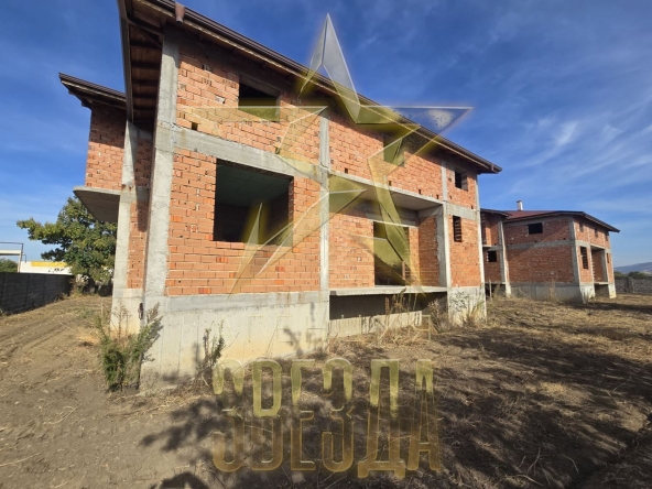 Къща в с. Йоаким Груево, Област Пловдив - 400 кв.м за 575 €/кв.м - Снимка #1