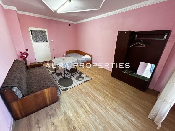 Тристаен апартамент в Разград, Орел - 80 кв.м за 702 €/кв.м - Снимка #1