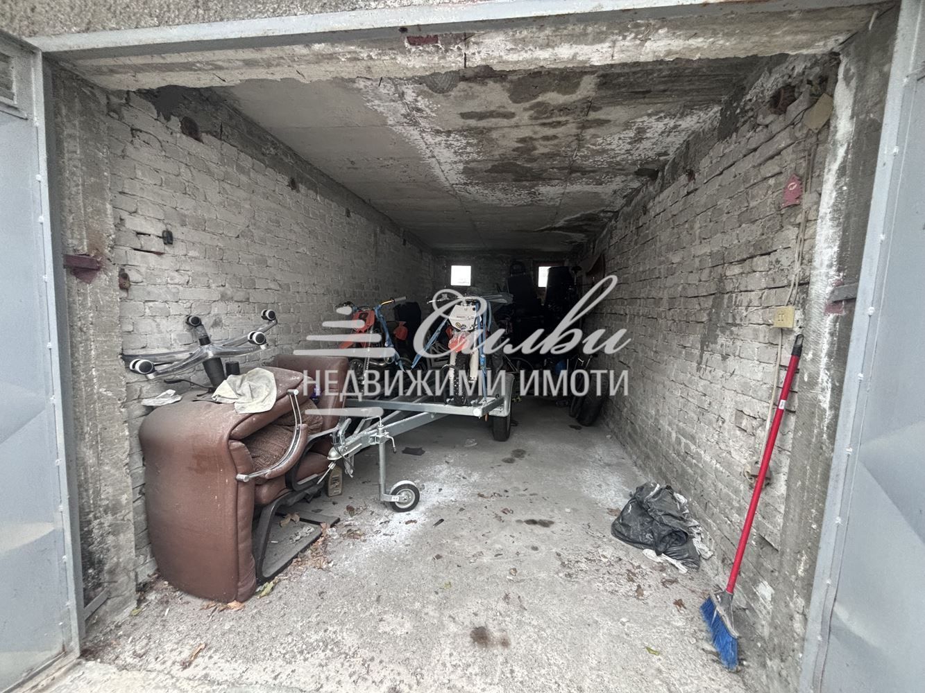 Гараж / Паркомясто в Шумен, Център - 17 кв.м за 1500 €/кв.м - Снимка #1