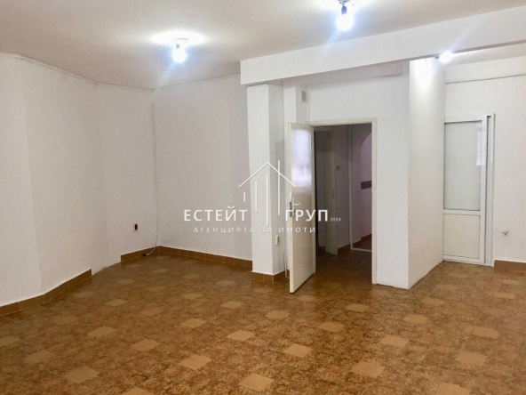 Дава се под наем Офис в Варна, Лятно кино Тракия - 65 кв.м за 650 € - Снимка #1