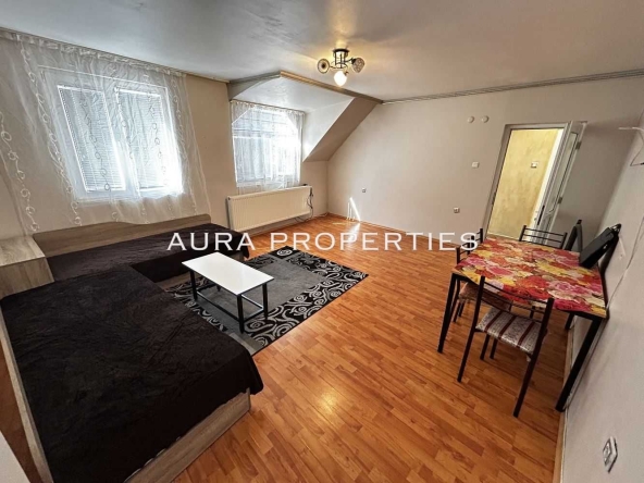 Дава се под наем Тристаен апартамент в Разград, Център - 71 кв.м за 331.5 € - Снимка #1